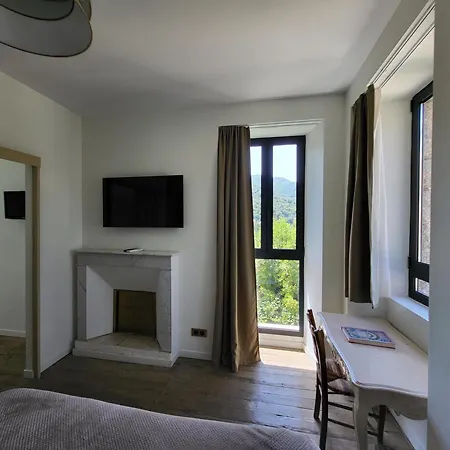 A Bella Scusa 3*